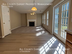 520 Lazy River Ln in Woodstock, GA - Building Photo - Building Photo