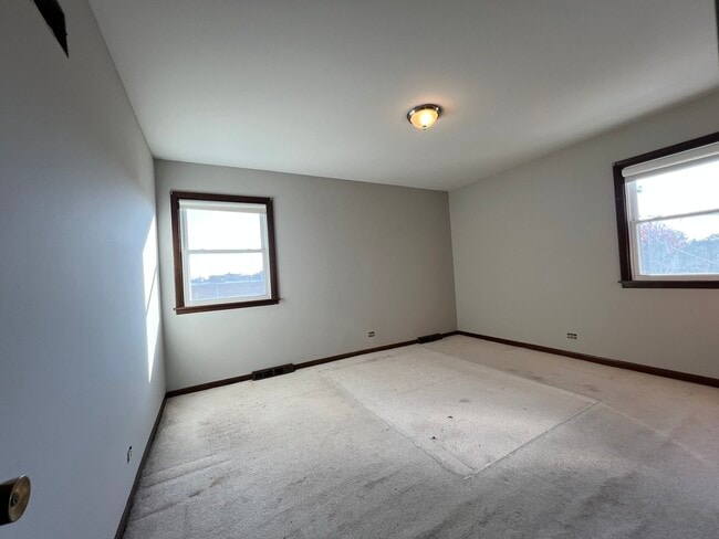 5635 W Montrose Ave in Chicago, IL - Building Photo - Building Photo