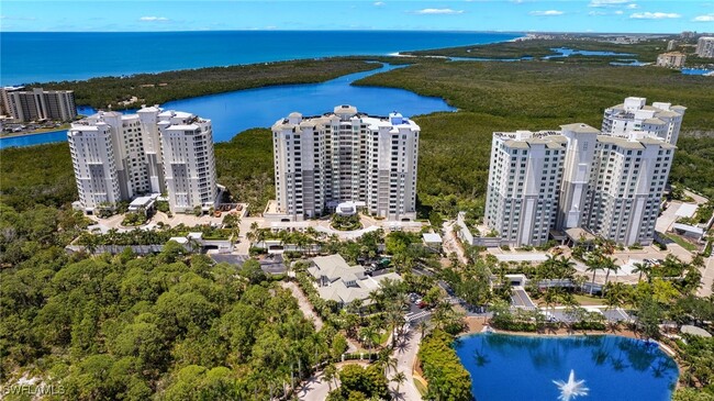 285 Grande Way in Naples, FL - Building Photo - Building Photo