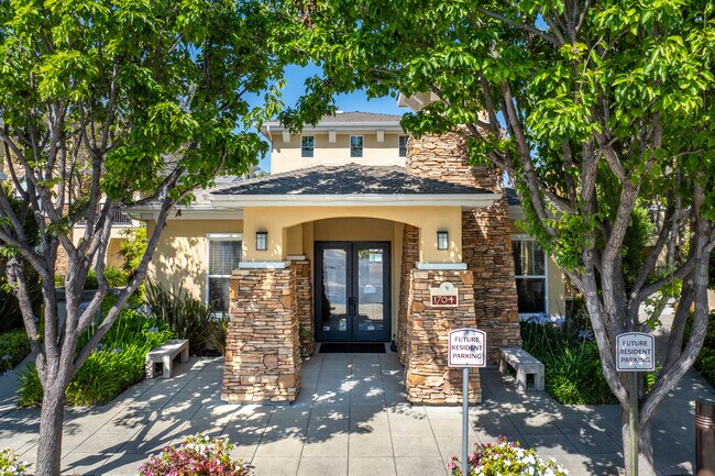 de Tolosa Ranch Apartments in San Luis Obispo, CA - Building Photo - Building Photo