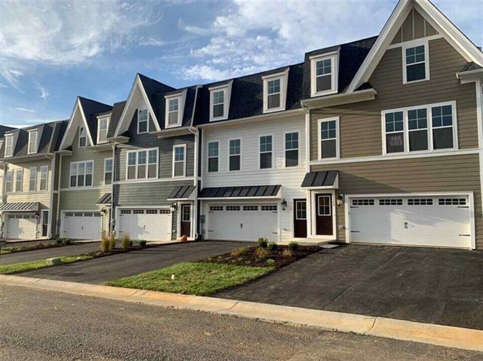 3168 Marion Square in Harrisonburg, VA - Building Photo