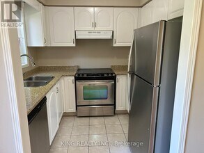 6415 Saratoga Way in Mississauga, ON - Building Photo - Building Photo