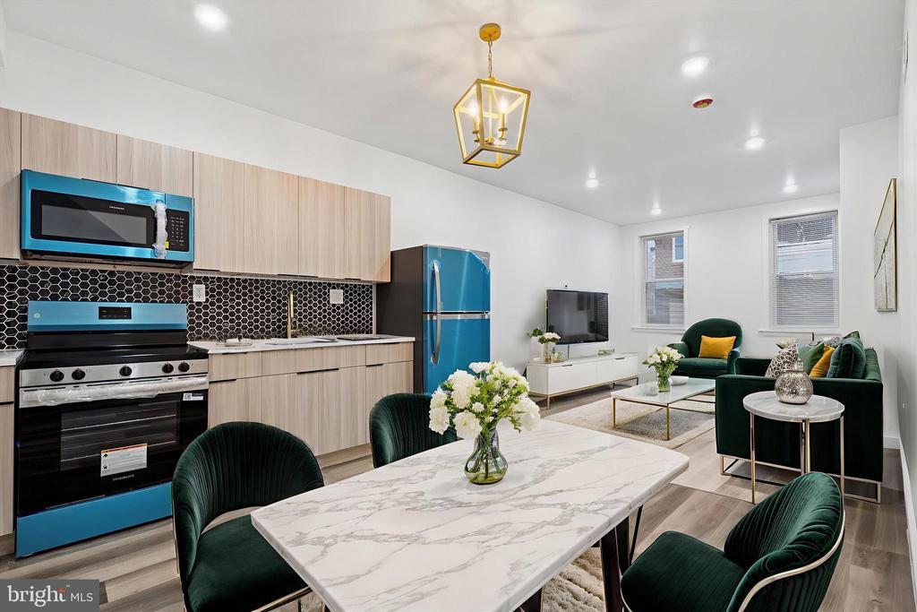 104 W Ontario St in Philadelphia, PA - Foto de edificio