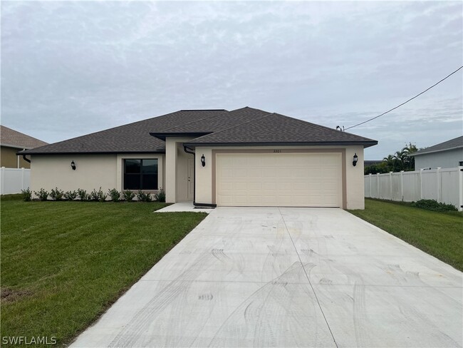 2201 SW 19th Pl in Cape Coral, FL - Foto de edificio - Building Photo