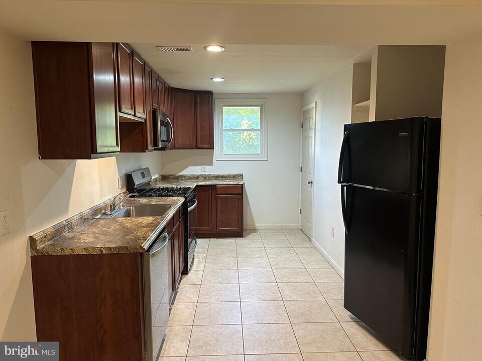 1372 Warrenton Rd in Fredericksburg, VA - Building Photo