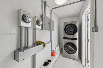 5152 SW 6th St in Coral Gables, FL - Building Photo - Building Photo