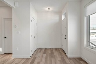 15307-15394 94 Ave NW in Edmonton, AB - Building Photo - Building Photo