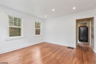 20 Riverside Ave in Warren, NJ - Building Photo - Building Photo