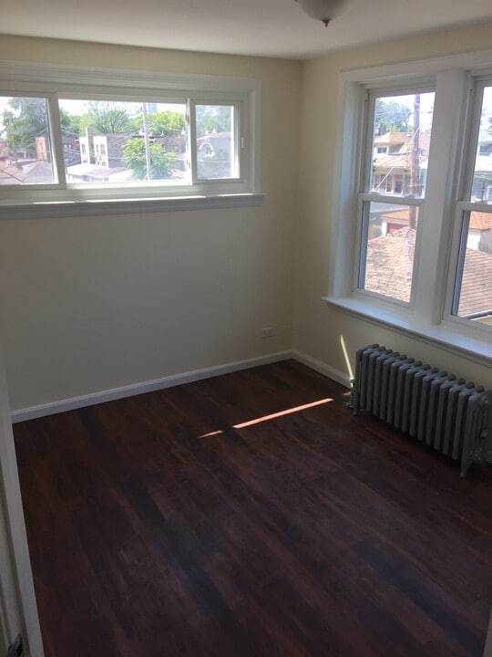 1744 E 84th Pl, Unit 2 in Chicago, IL - Foto de edificio