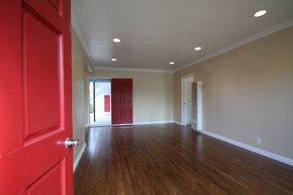 11365 Washington Pl-Unit -4 in Los Angeles, CA - Building Photo - Building Photo