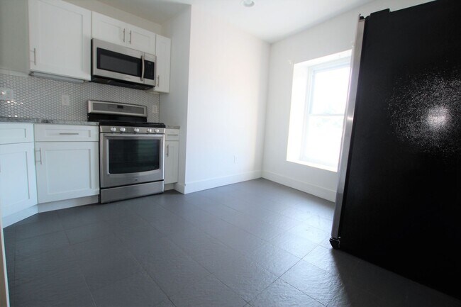 5226-30 Ridge Ave in Philadelphia, PA - Building Photo - Building Photo