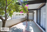 5304 Grassy Trail Dr in Riverside, CA - Foto de edificio - Building Photo