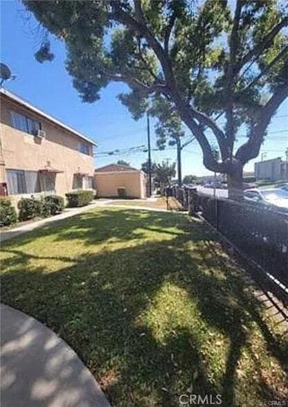 4505 Canoga St in Montclair, CA - Foto de edificio - Building Photo