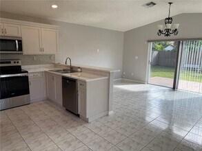 17449 SW 143rd Pl in Miami, FL - Building Photo - Building Photo