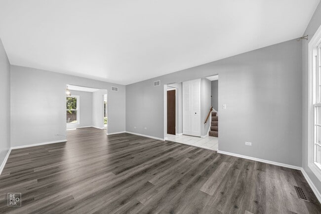 855 Garfield Ave in Libertyville, IL - Building Photo - Building Photo