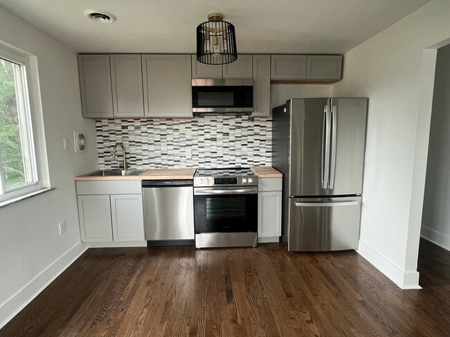 property at 3275 Gayway Ct