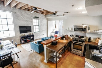 1111 Constance St in New Orleans, LA - Building Photo - Building Photo