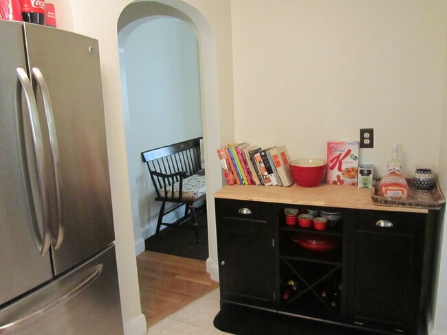 18 Grew Hill Rd, Unit 1 in Boston, MA - Building Photo - Building Photo