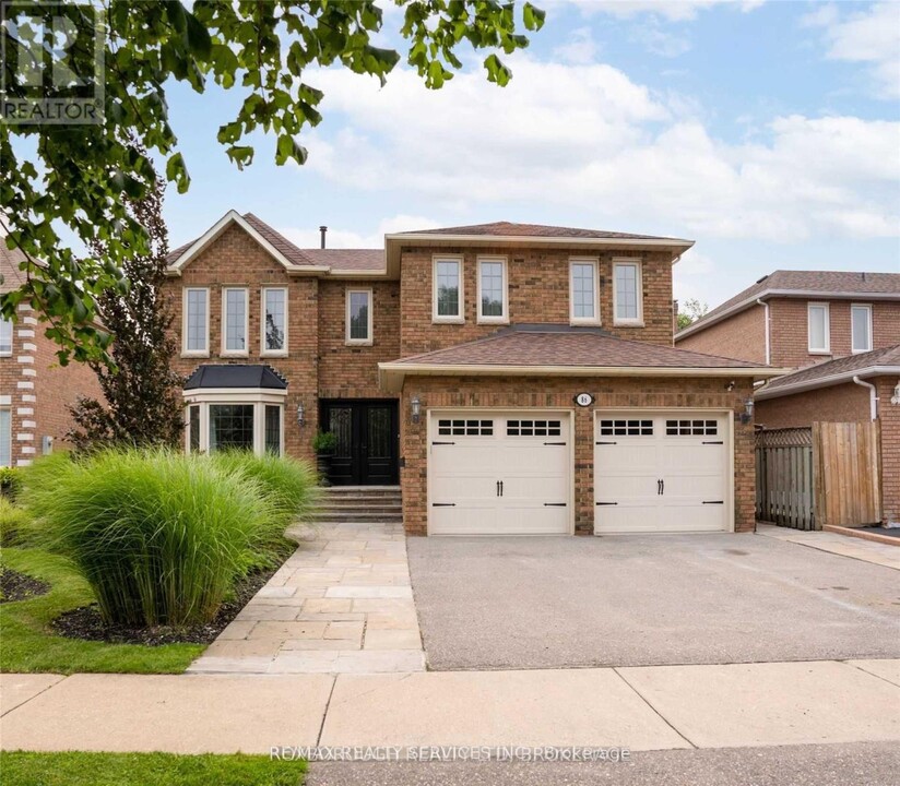 86 Kimbark Dr in Brampton, ON - Building Photo