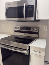 10776 NW 84th Ln in Doral, FL - Building Photo - Building Photo