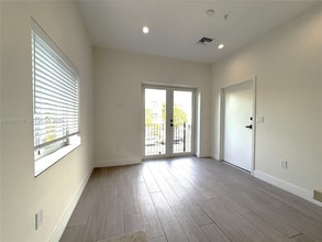 1786 SW 9th St in Miami, FL - Building Photo - Building Photo