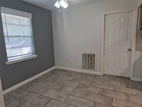 4306 Effie St in Bellaire, TX - Building Photo - Building Photo