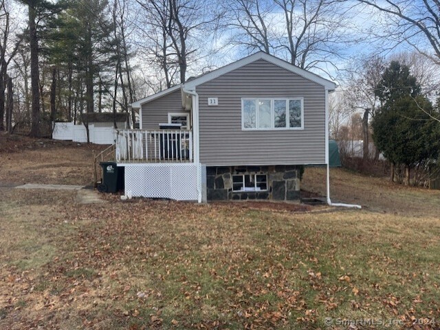 11 Cedar Ln in New Fairfield, CT - Building Photo