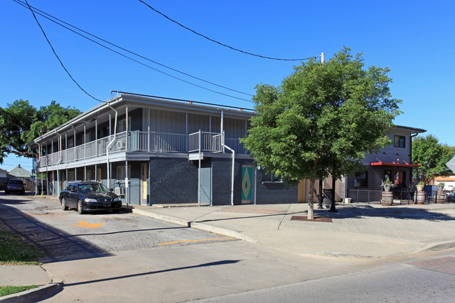 1634 NW 16th St in Oklahoma City, OK - Foto de edificio - Building Photo