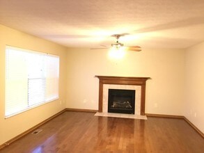 180 Shaleridge Dr in Pataskala, OH - Building Photo - Building Photo