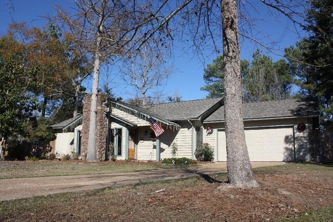 122 Lynne Therese Cir in Ocean Springs, MS - Building Photo - Building Photo