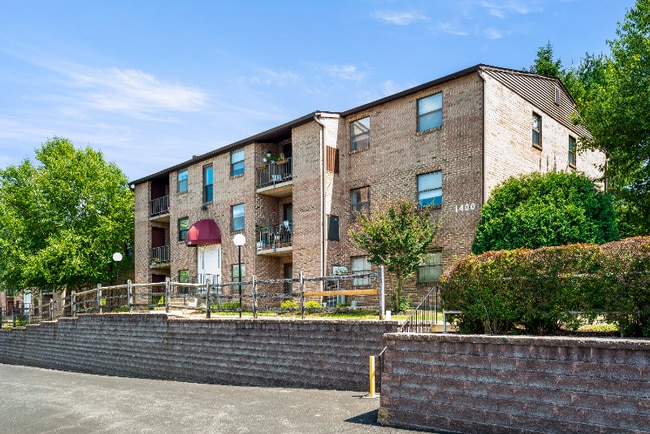 property at 1419 Valley Dr