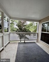 1541 Lincoln Way in McLean, VA - Building Photo