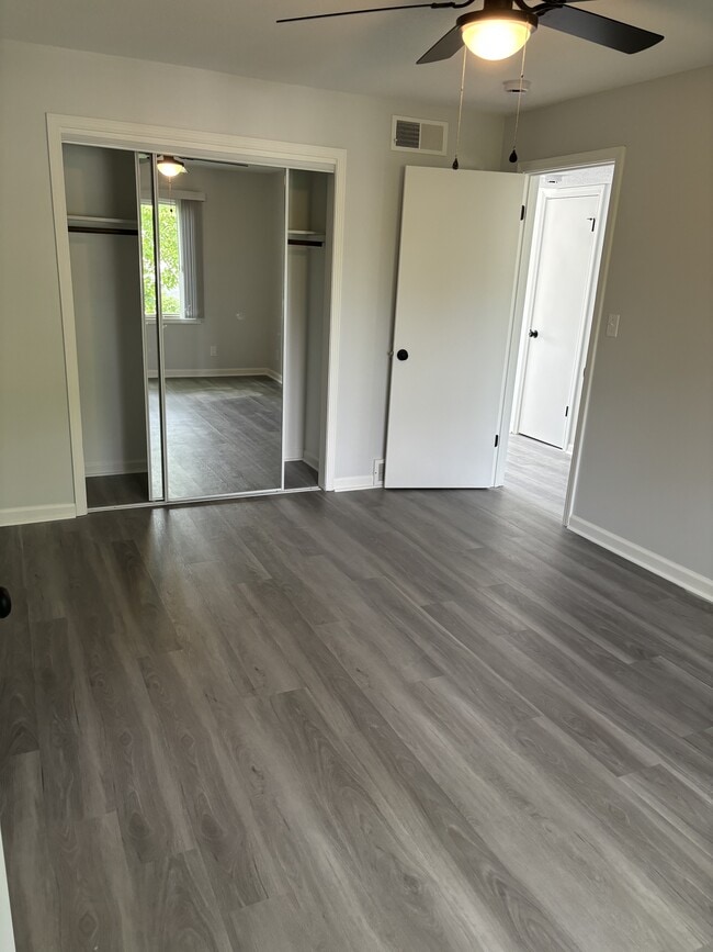 1313 Oakland Rd NE in Cedar Rapids, IA - Building Photo - Building Photo