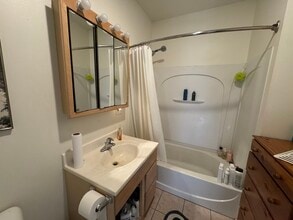 385 E Becher St in Milwaukee, WI - Building Photo - Building Photo