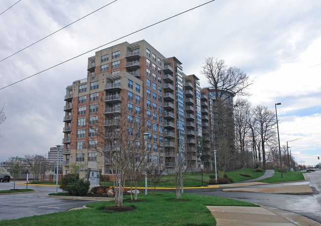 Carlton House @ Reston Town Center in Reston, VA - Building Photo - Building Photo