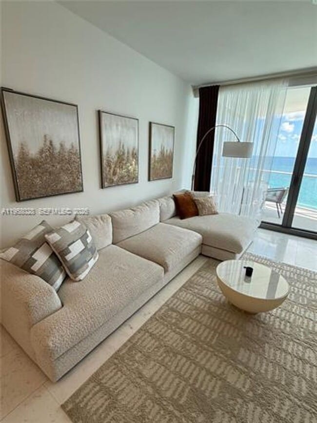 15701 Collins Ave in Sunny Isles Beach, FL - Building Photo - Building Photo