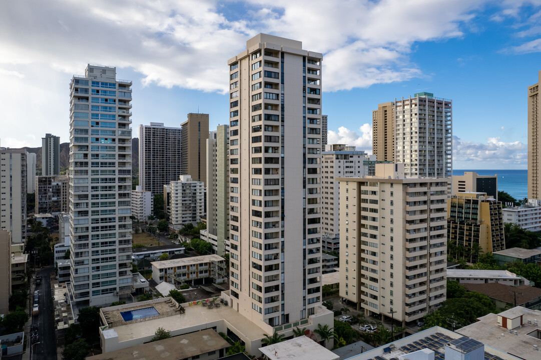 Waikiki Skytower in Honolulu, HI - Foto de edificio