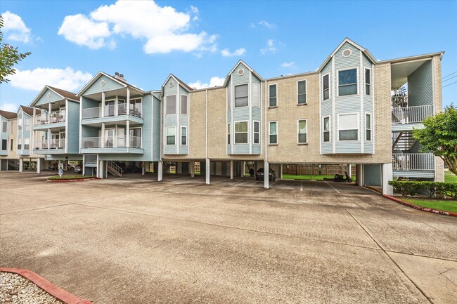 property at 18617 Egret Bay Blvd