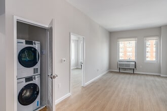 The 183 in Jamaica, NY - Foto de edificio - Interior Photo