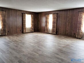 209 Winthrop Dr SW in Huntsville, AL - Building Photo - Building Photo