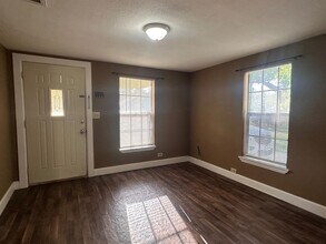 1703 Carter St in Bastrop, TX - Building Photo - Building Photo