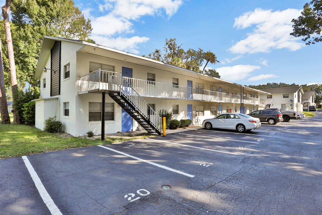 The Villas One Apartment Homes in South Daytona, FL - Building Photo