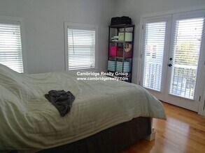 35 Porter St, Unit T in Cambridge, MA - Foto de edificio - Building Photo