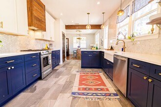 2910 Bull St in Savannah, GA - Building Photo - Building Photo