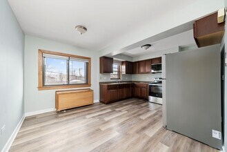 5701 W 55th St in Chicago, IL - Building Photo - Building Photo