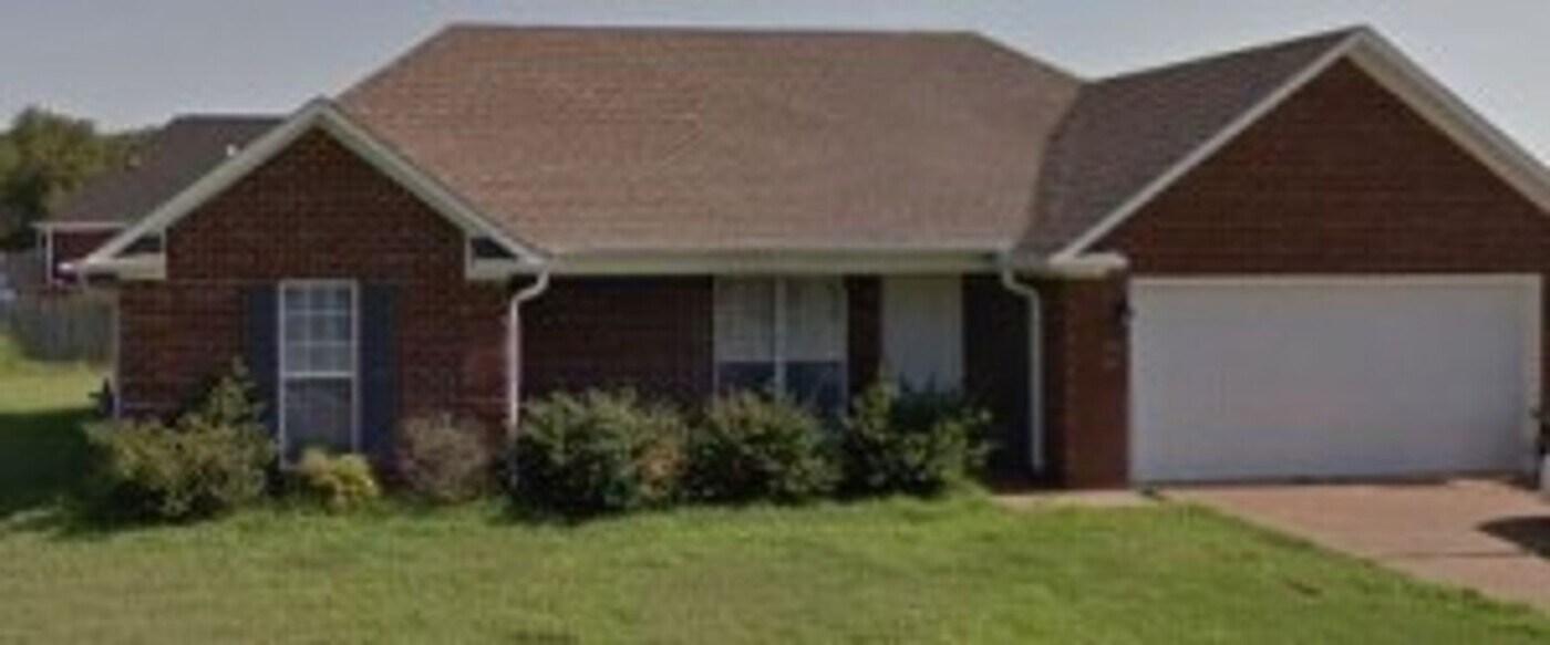 146 Augustus Cove in Medina, TN - Building Photo