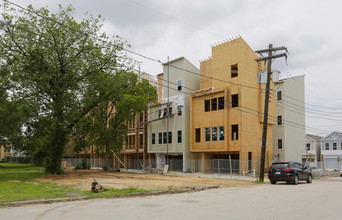 EaDo Riverside in Houston, TX - Building Photo - Building Photo