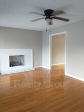 6613 Manslick Rd in Louisville, KY - Building Photo - Building Photo