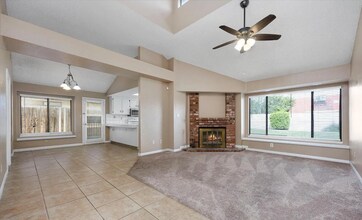 9200 Hoxie Ct in Bakersfield, CA - Building Photo - Building Photo