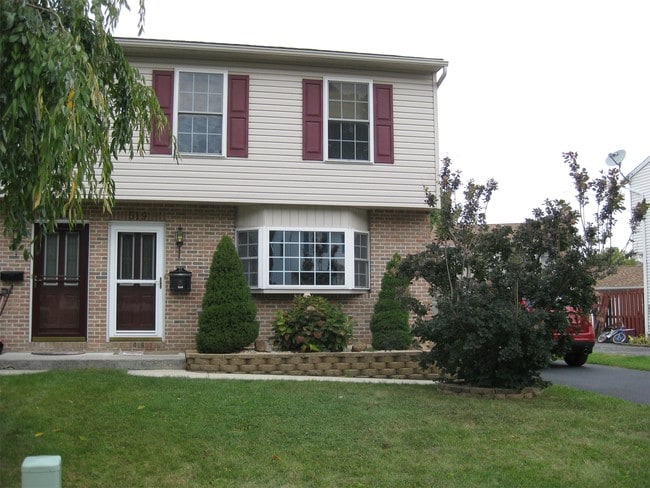 property at 519 E Linden St